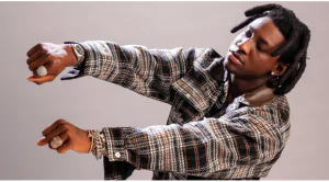 ‘I Don’t Even Want The Award’ – Shallipopi Fumes As Organizers Fail To Present Plaque For His Award